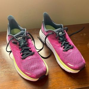 Hoka Clifton 8, Women’s sz 9.5